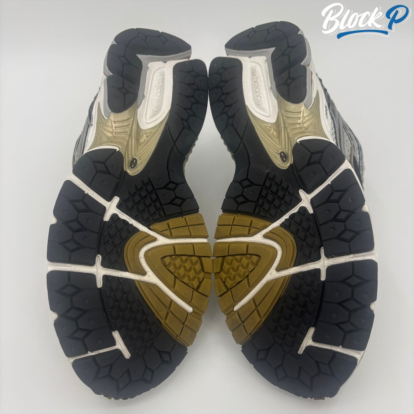 New Balance 1906R Gold