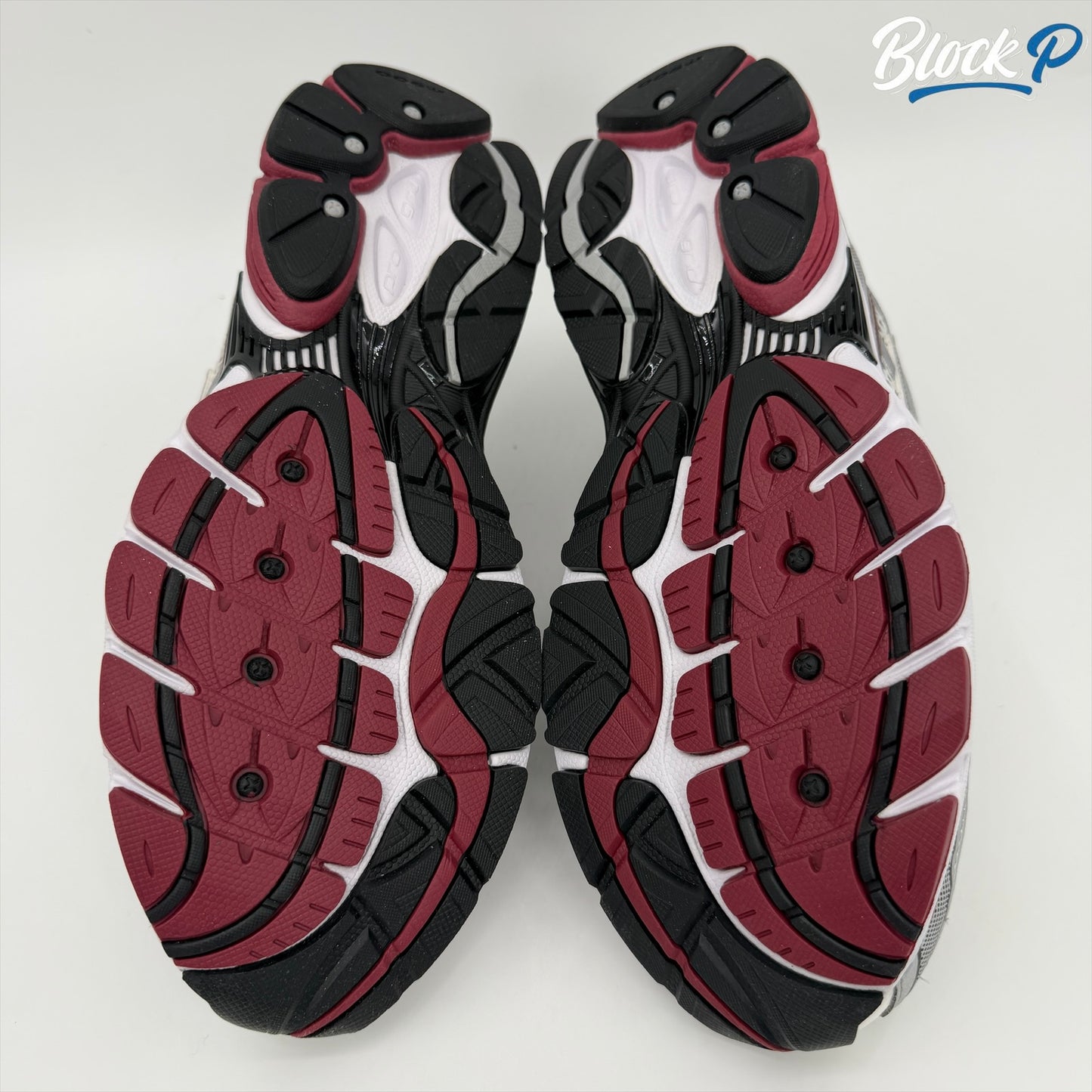 Saucony ProGrid Omni 9 Red