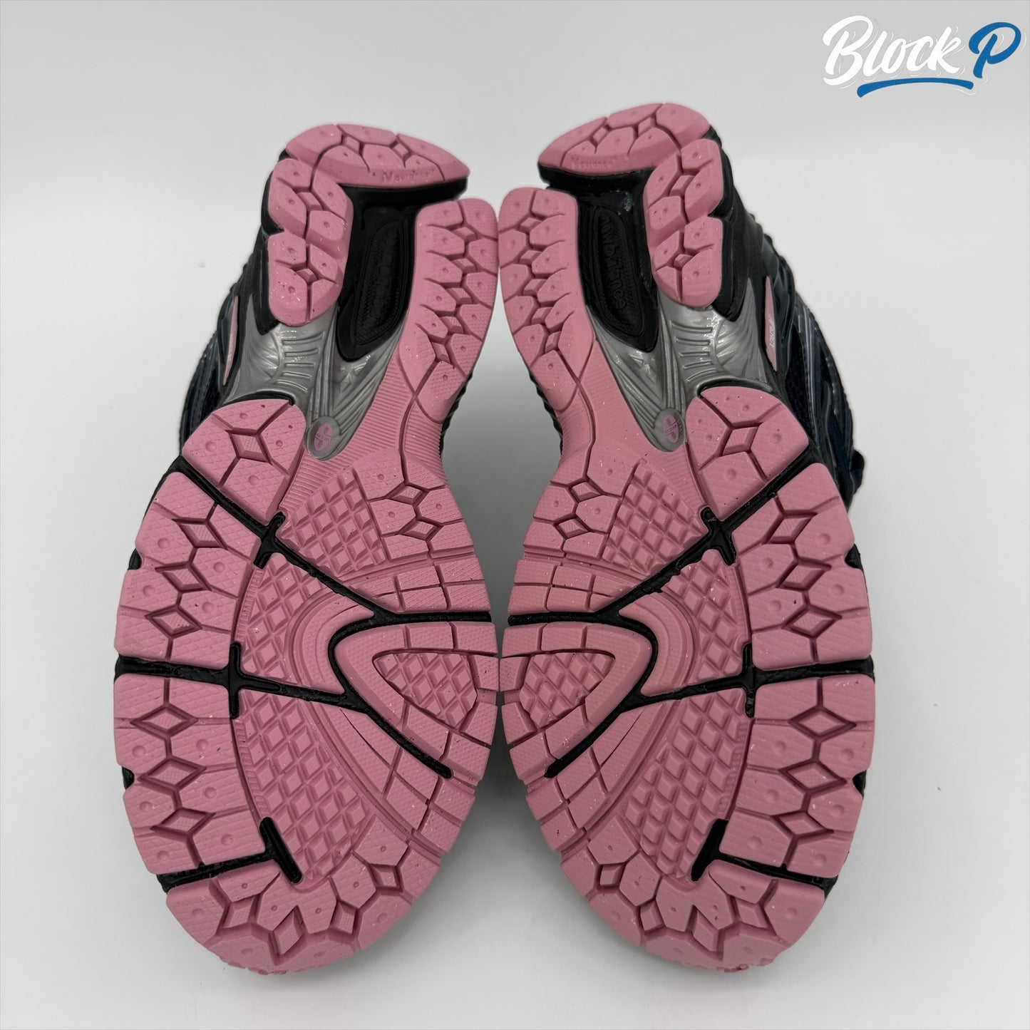 New Balance 1906R Black/Pink