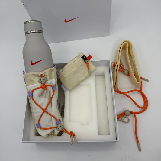 Nike Asia Exclusive Insulated Water Carry Set