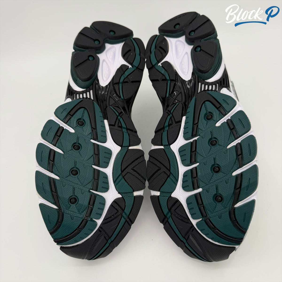 Saucony ProGrid Omni 9 Pine