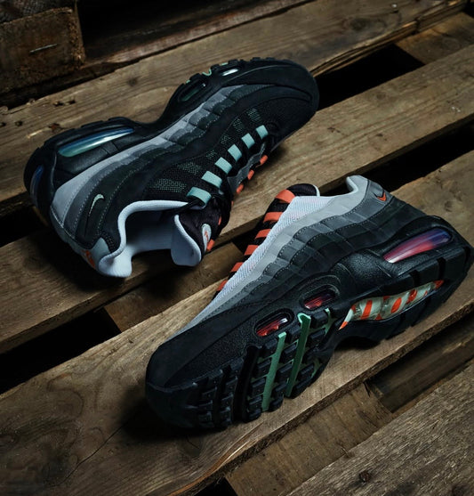 Nike Air Max 95 Liverpool Exclusive, IX7923-001