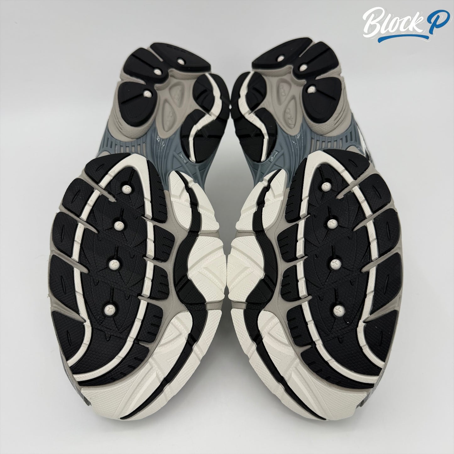 Saucony ProGrid Omni 9 White/Antique