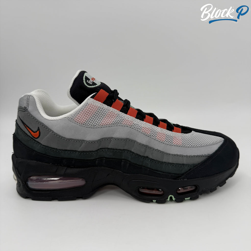 Nike Air Max 95 Liverpool City Pack - Shoes - image 2