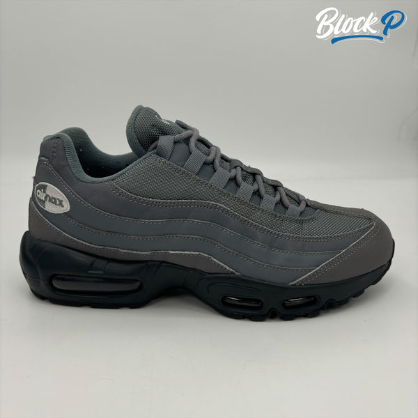 Nike Air Max 95 Reverse Logo