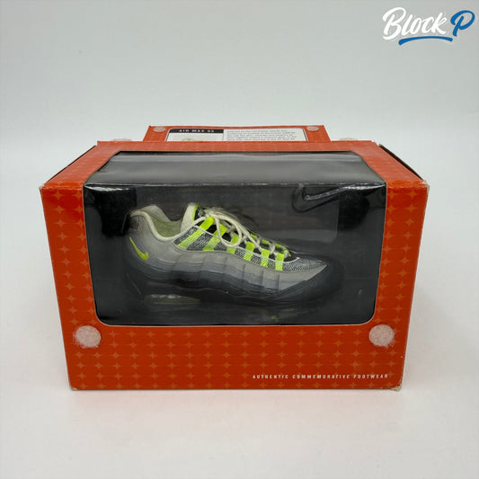 Nike Classics Bowen Air Max 95 Neon Figure