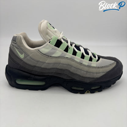 Nike Air Max 95 Fresh Mint Sample