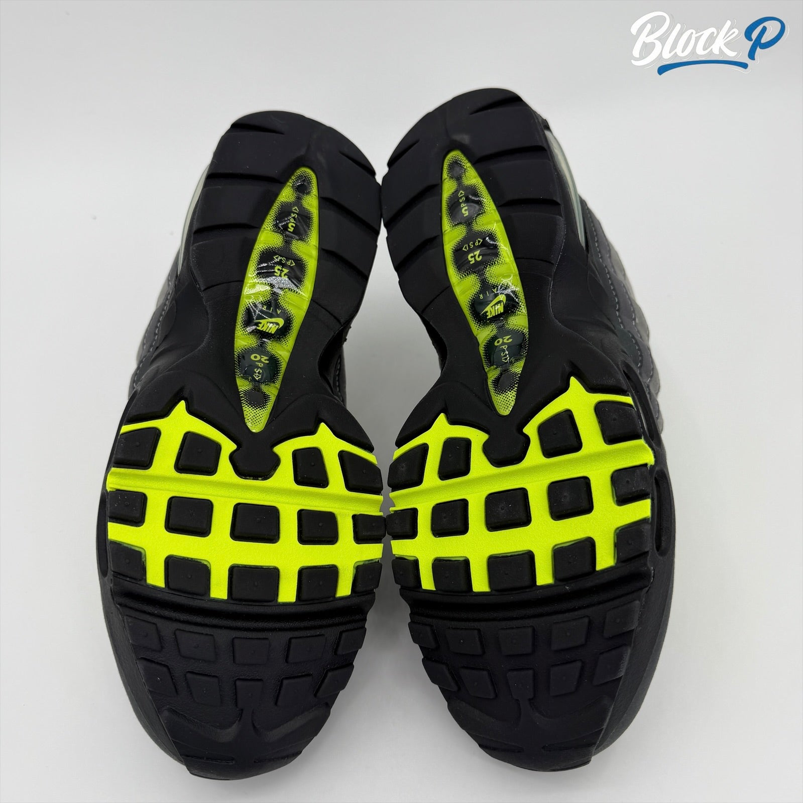 靴 Nike Women's Air Max 95 Neon Yellow 2026 Nike Air Max 95 2026 Women's Neon (IQ9926-001) | Block P