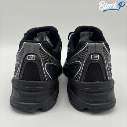 New Balance 740 Black