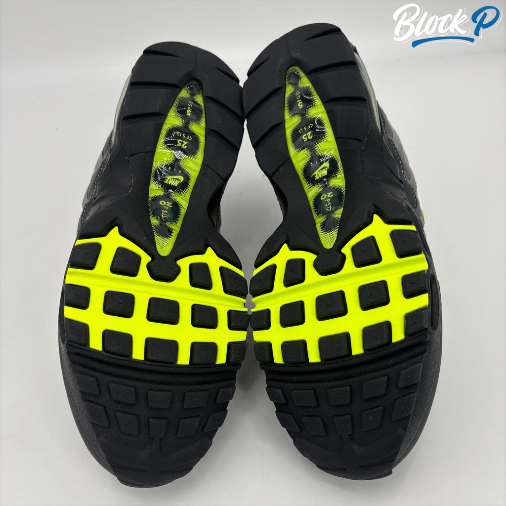 Nike Air Max 95 OG Neon 2025 outsole view