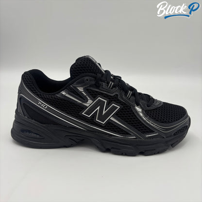 New Balance 740 Black