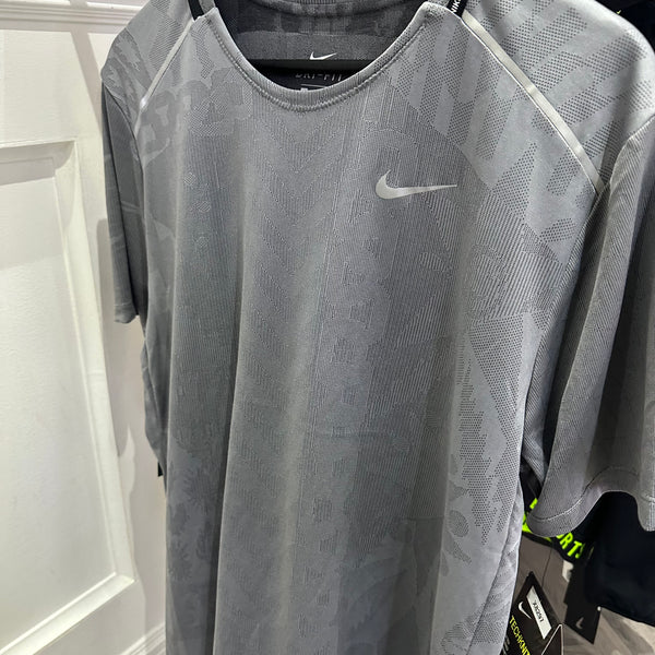 Nike TechKnit Reflective T-Shirt