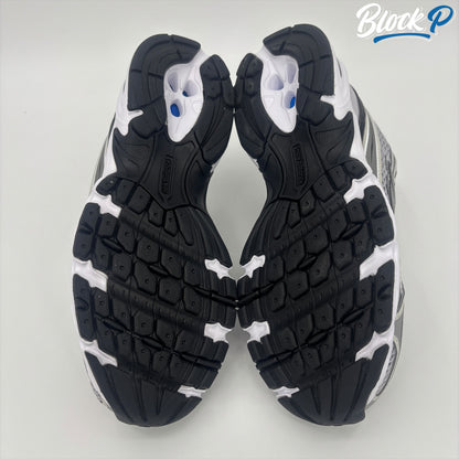 New Balance 740 Silver