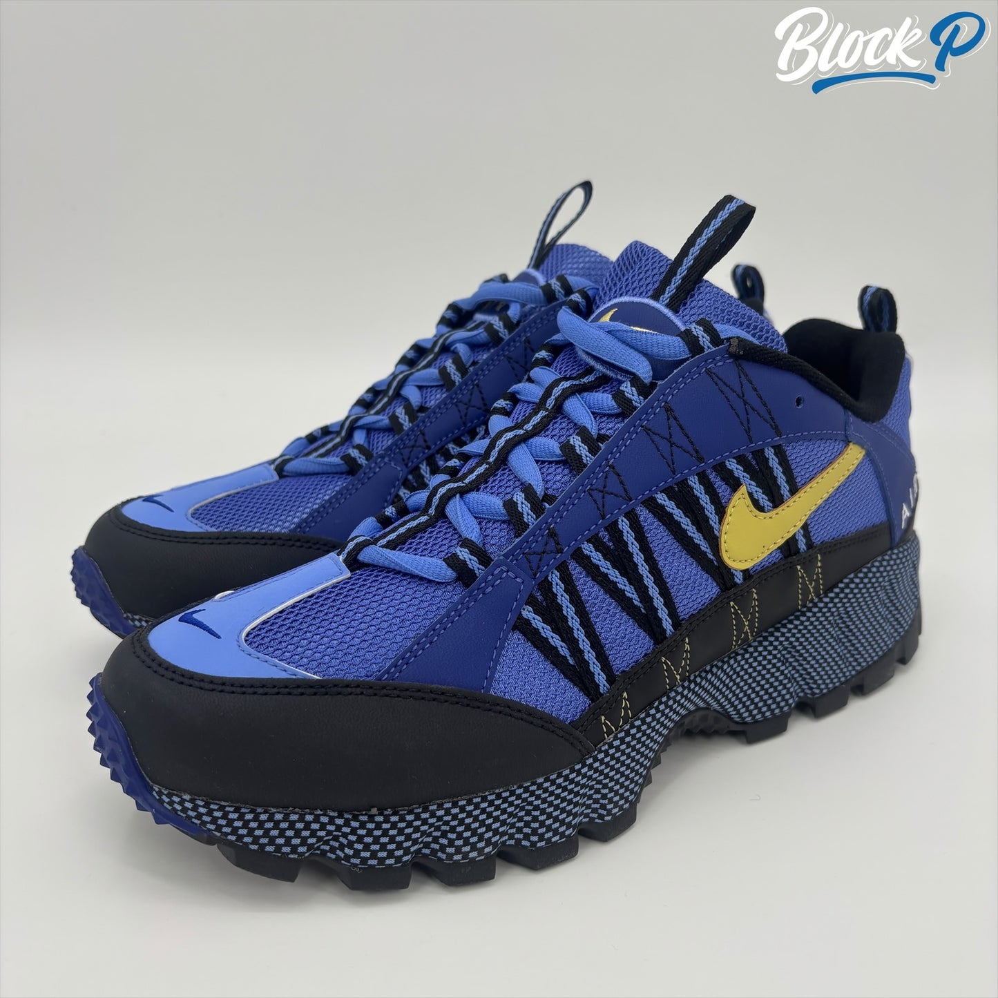 Nike Air Humara QS