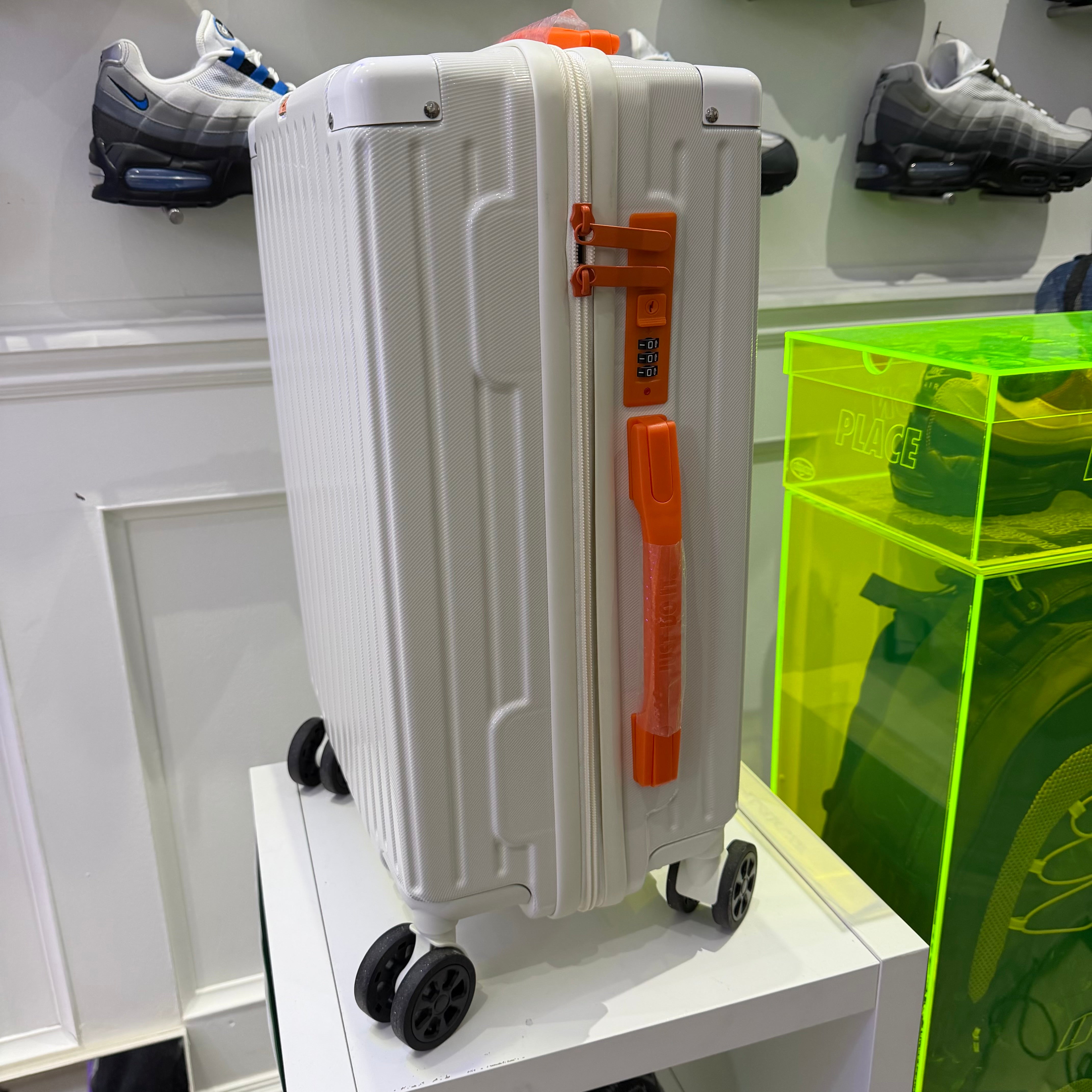 Nike Asia Exclusive Suitcase | Block P