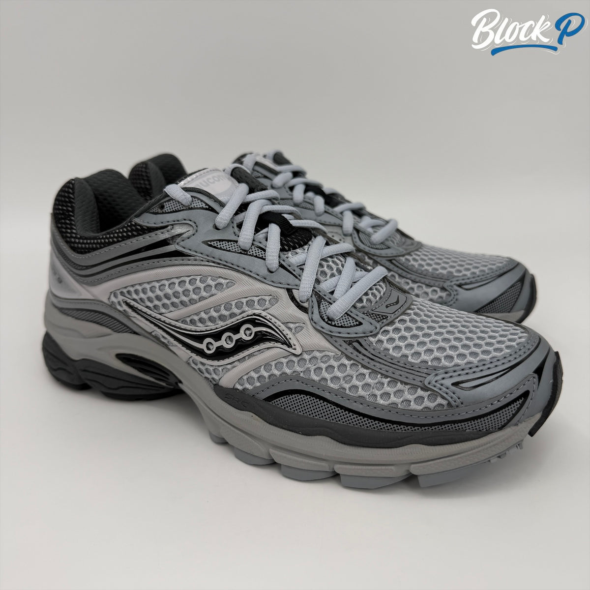 Saucony ProGrid Omni 9 Microchip - Shoes - image 1
