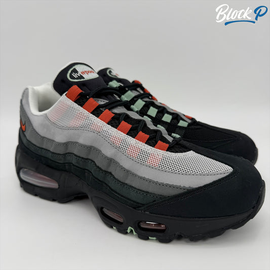 Nike Air Max 95 Liverpool City Pack - Shoes - image 1