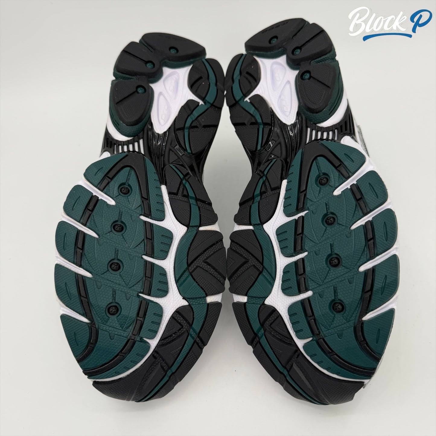 Saucony ProGrid Omni 9 Pine