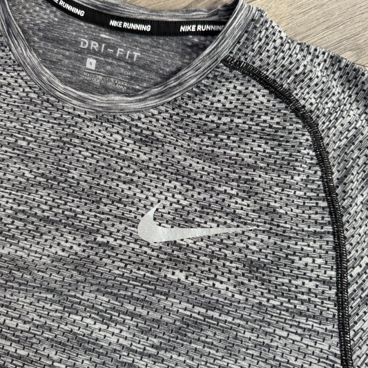 Nike Techknit 1.0 Grey