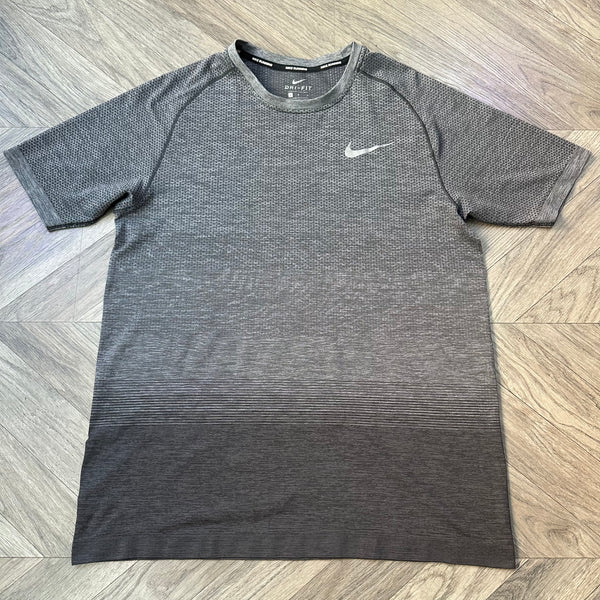 Nike Tech-Knit Grey Gradient