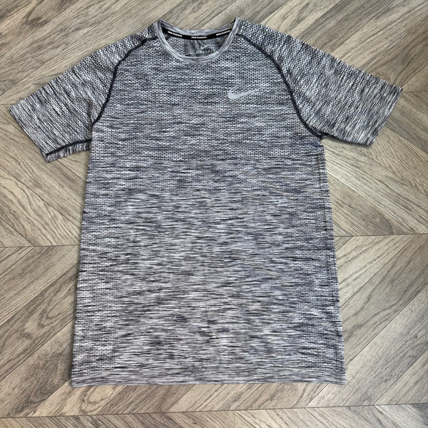 Nike TechKnit Grey