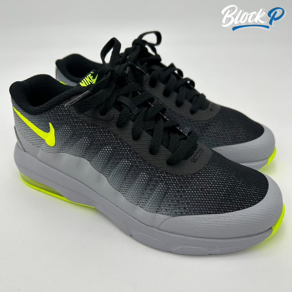 Boys nike clearance invigor