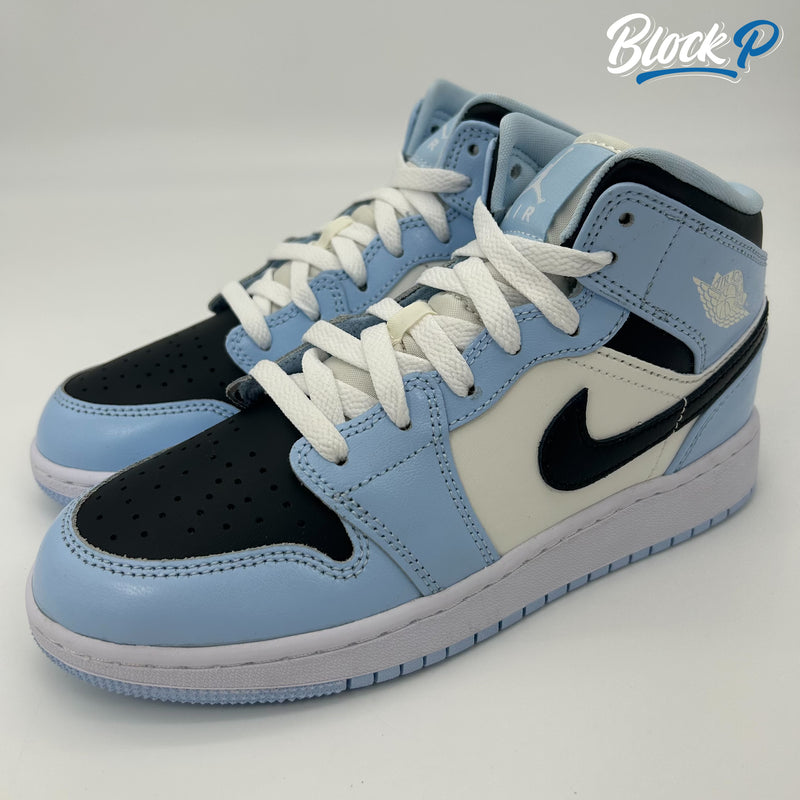 Nike jordans sales blue and white