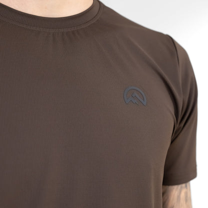 Camiseta SS26 con logo en el pecho izquierdo - Negro chocolate