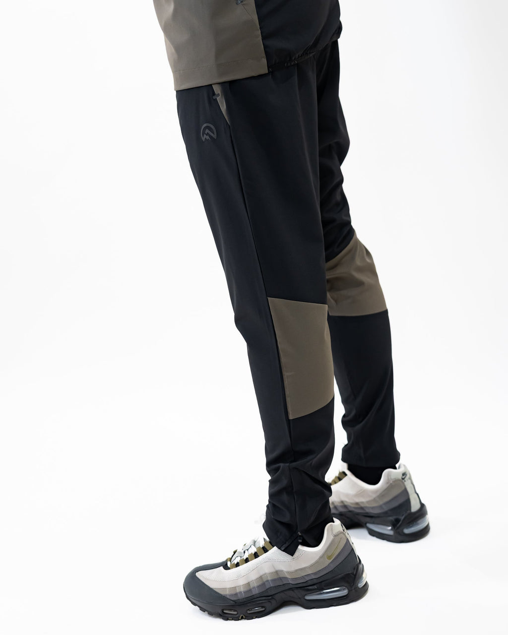 Junior SS26 Gradient Jacket - Black/Graphite